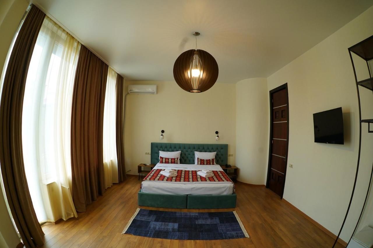 Отель Hotel Flower Тбилиси