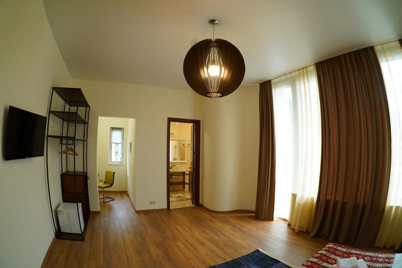Отель Hotel Flower Тбилиси