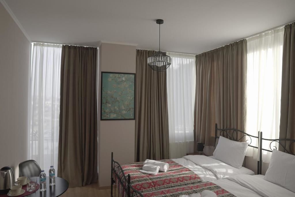 Отель Hotel Flower Тбилиси