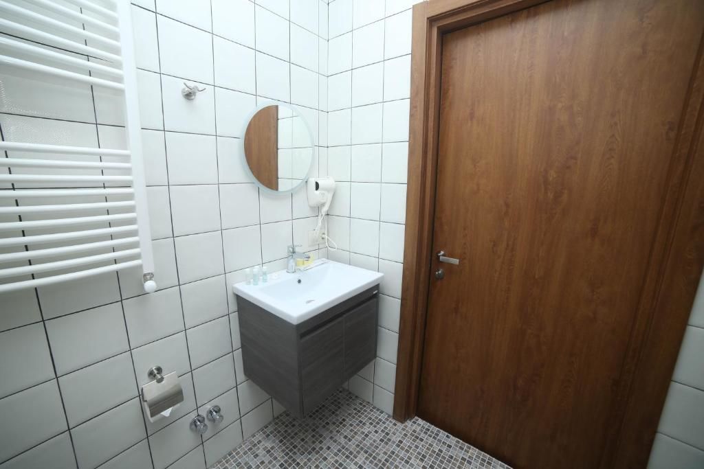 Отель Hotel Flower Тбилиси
