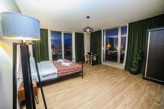 Отель Hotel Flower Тбилиси Люкс с балконом-1