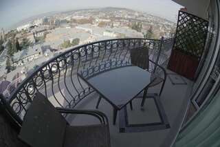 Отель Hotel Flower Тбилиси Двухместный номер Делюкс с 1 кроватью и балконом-18