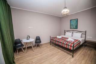 Отель Hotel Flower Тбилиси Двухместный номер с 1 кроватью и балконом-9