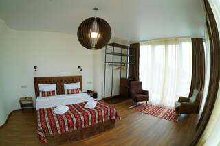 Отель Hotel Flower Тбилиси Люкс с гидромассажной ванной-2