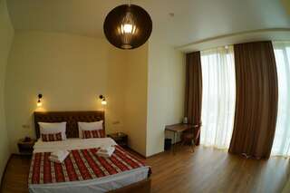 Отель Hotel Flower Тбилиси Полулюкс с балконом-1
