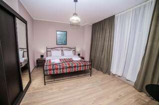 Отель Hotel Flower Тбилиси Двухместный номер с 1 кроватью и видом на город-23