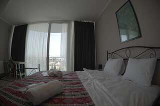Отель Hotel Flower Тбилиси Двухместный номер Делюкс с 1 кроватью и балконом-8